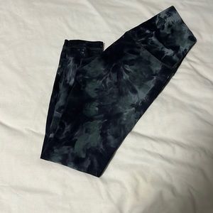 Lulu space dyed align pants.